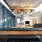 Aparthotel The House Zell Am 4*