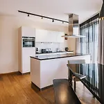 The House Zell Am Aparthotel