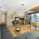 Aparthotel The House Zell Am