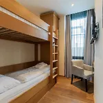 The House Zell Am Aparthotel