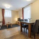 The House Zell Am Ξενοδοχείο με διαμερίσματα 4*