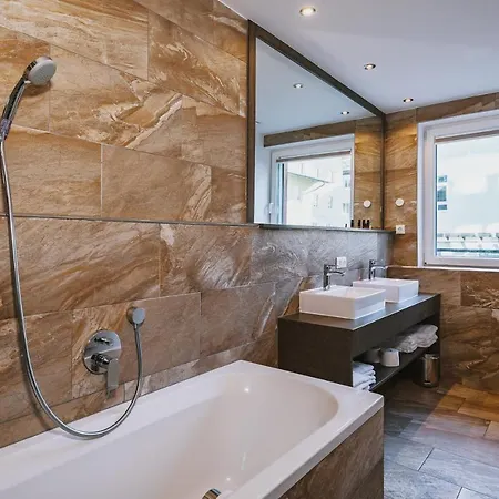 The House Zell Am 4* ツェル アム ゼー