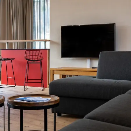 The House Zell Am 4*