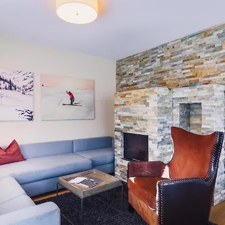 The House Zell Am Aparthotel 4*