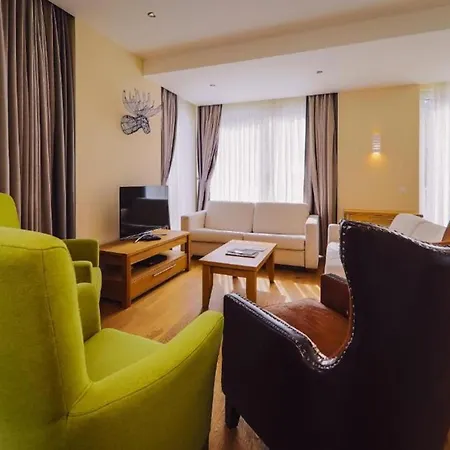 Lägenhetshotell The House Zell Am 4*