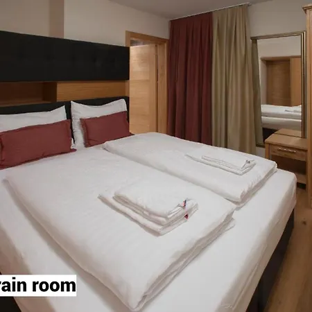 Ξενοδοχείο με διαμερίσματα The House Zell Am Τσελ αμ Ζέε