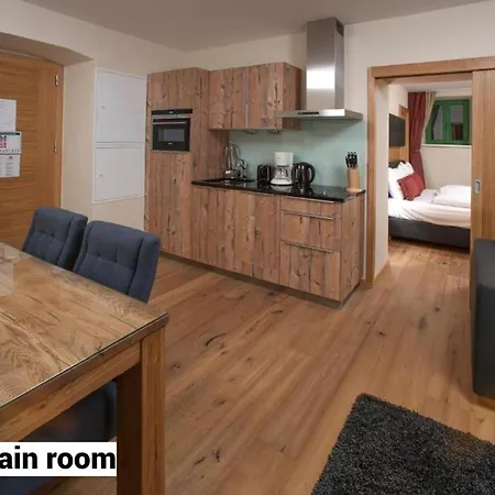The House Zell Am アパートホテル 4*