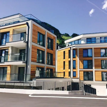 Ξενοδοχείο με διαμερίσματα The House Zell Am