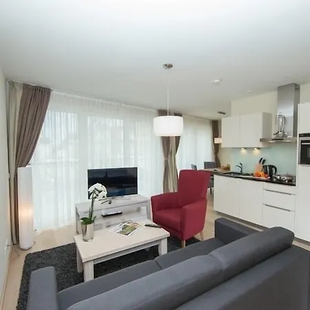 The House Zell Am 4*