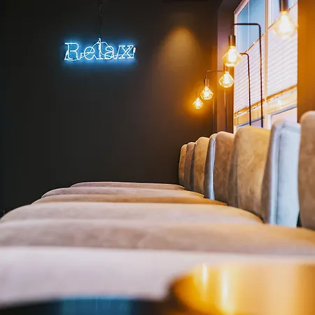 The House Zell Am Aparthotel 4*