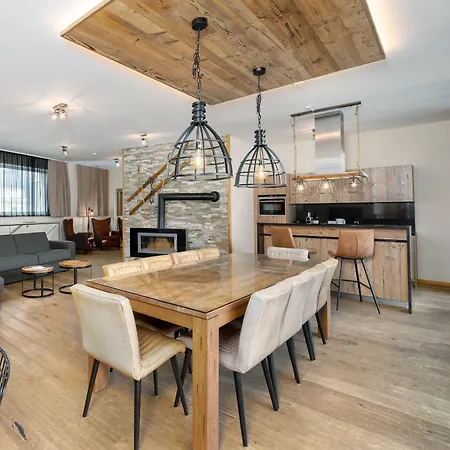 The House Zell Am Lägenhetshotell 4*