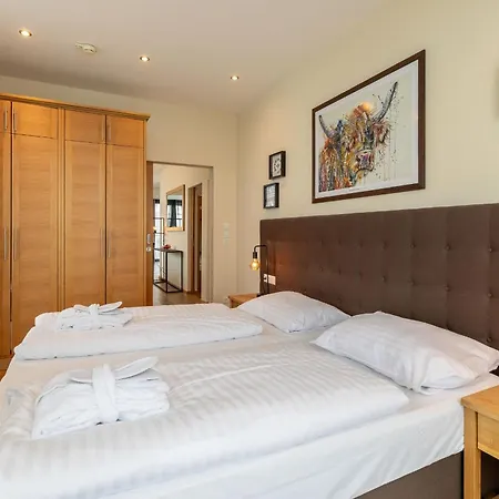 The House Zell Am Aparthotel