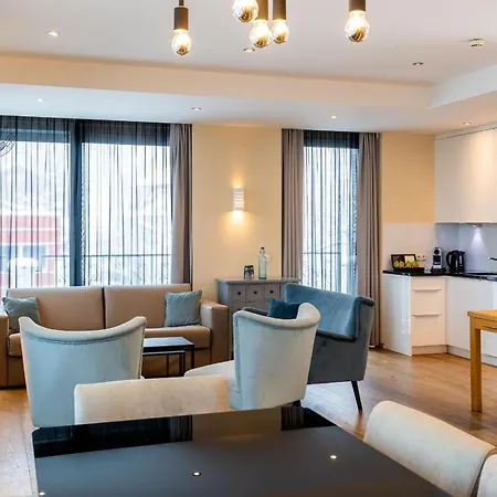 The House Zell Am Apartmanhotel 4*