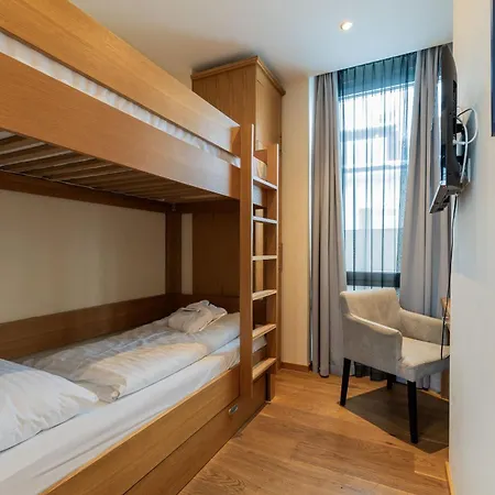 The House Zell Am Aparthotel