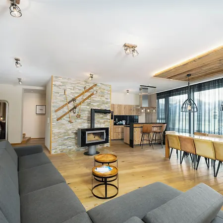 The House Zell Am Hotel apartamentowy 4*