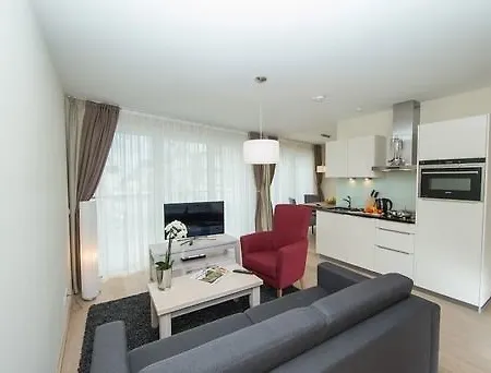 アパートホテル The House Zell Am