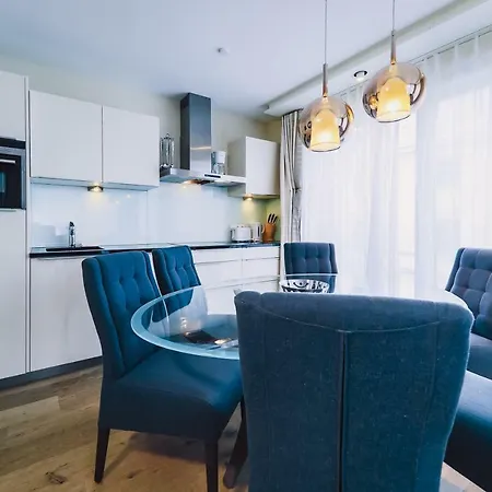 The House Zell Am 4*