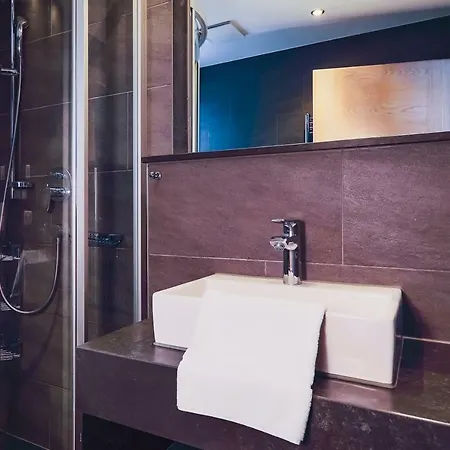 The House Zell Am アパートホテル 4*