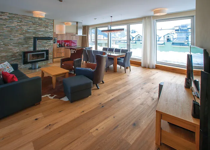 The House Zell Am Aparthotel