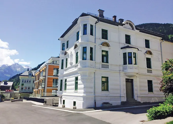 The House Zell Am 4*