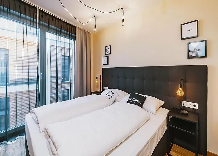 The House Zell Am Lägenhetshotell