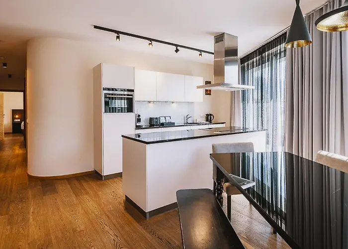 The House Zell Am Aparthotel