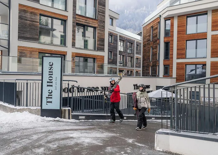 The House Zell Am Aparthotel 4*