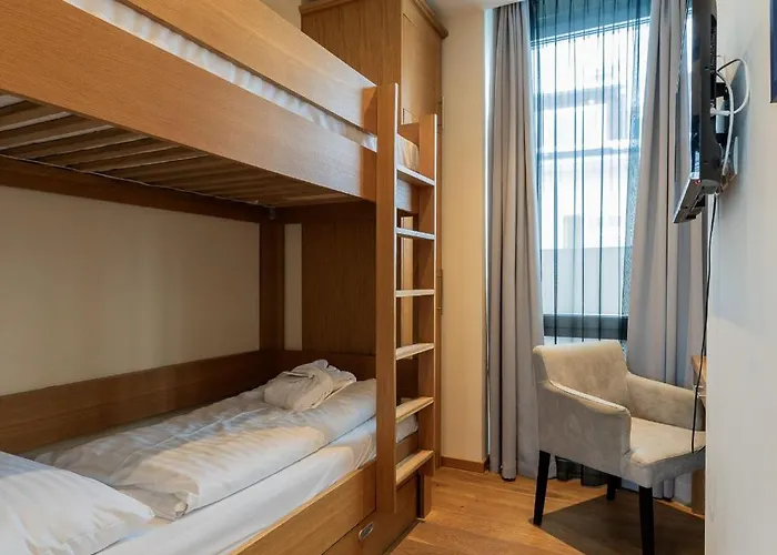 The House Zell Am Aparthotel