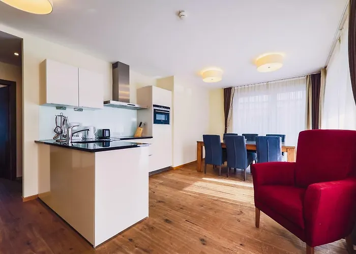 The House Zell Am Aparthotel