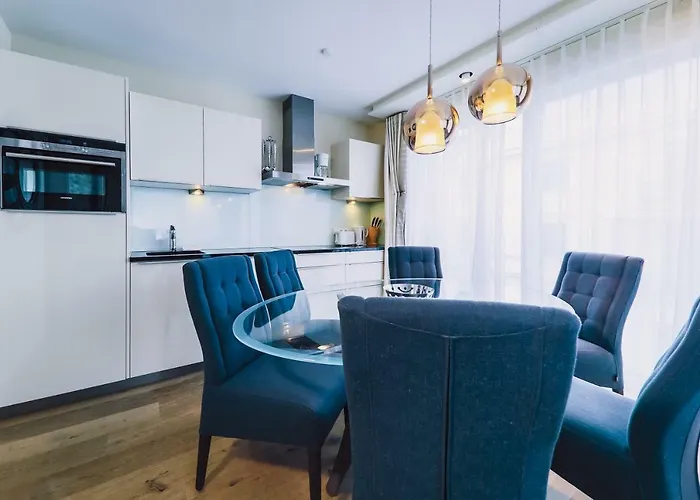 The House Zell Am 4*