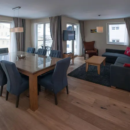 Ξενοδοχείο με διαμερίσματα The House Zell Am