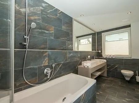 Ξενοδοχείο με διαμερίσματα The House Zell Am
